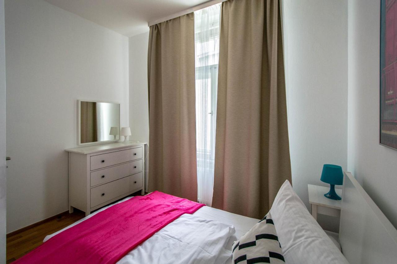 Labyrinth By Ruterra Apartment Prag
